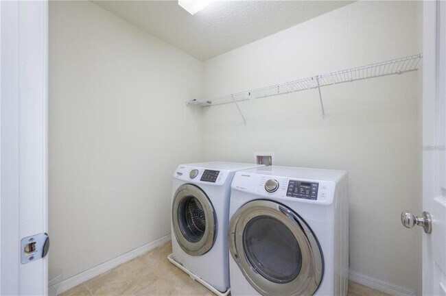 Building Photo - 2775 Red Horse Dr