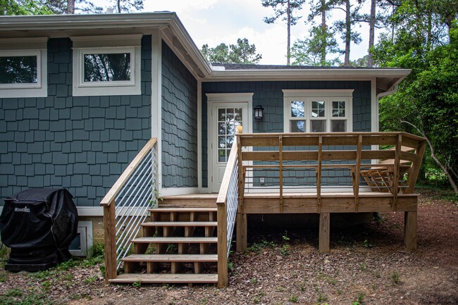 Building Photo - 113 Barclay Rd