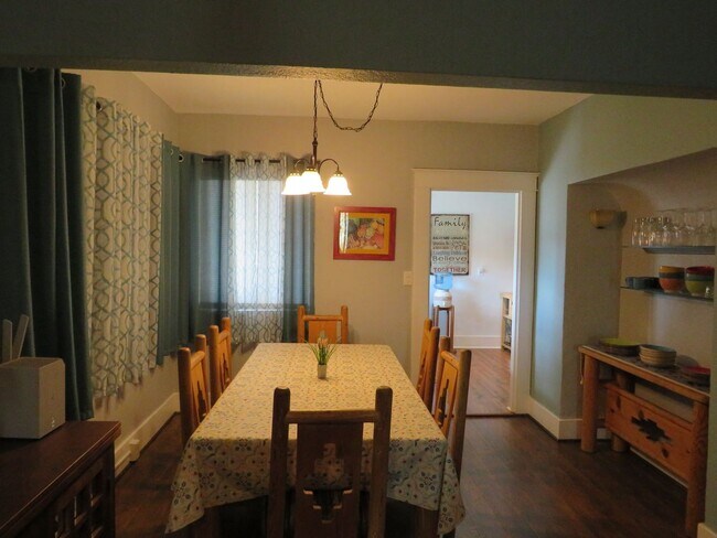 Building Photo - Furnished 2-Bedroom Home in the Historic Feldman Neighborhood – Central/University Area