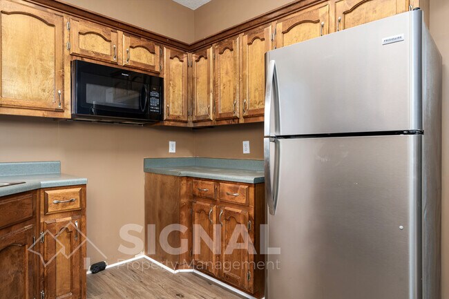 Building Photo - 1719 Annendale Dr