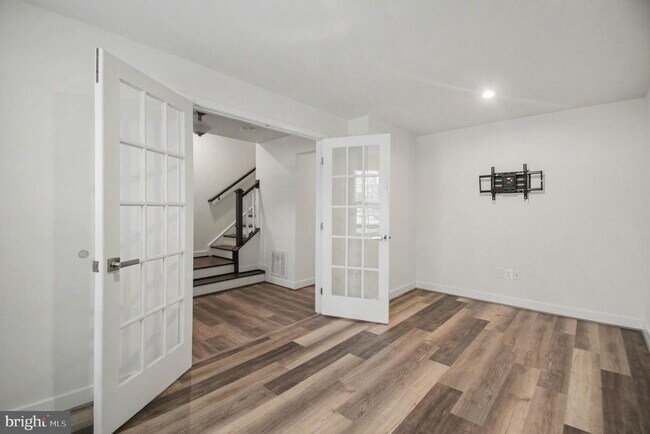 Building Photo - 11398 Willow Green Cir