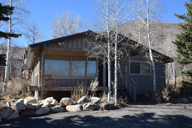 Primary Photo - Cozy Home in Jeremy Ranch