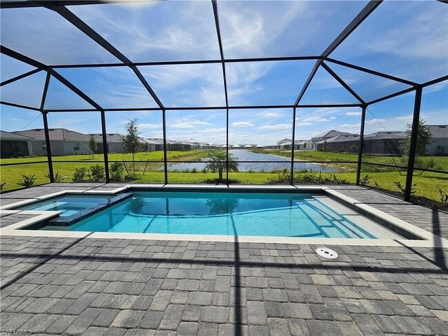 Building Photo - 2437 Orchard St