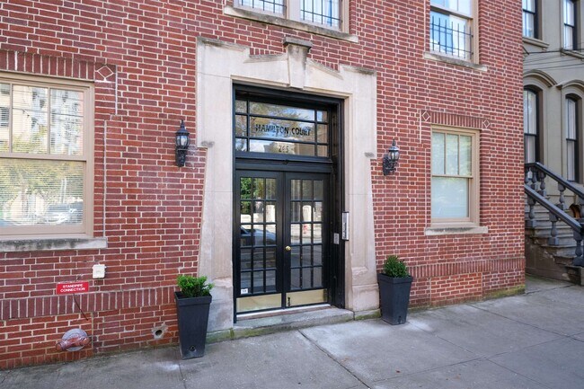 Building Photo - 245 8th St