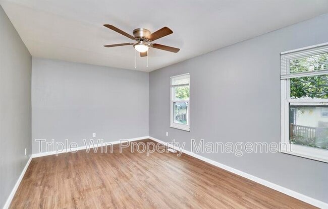 Building Photo - 1661 Rishon Hill Dr