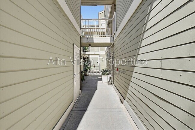 Building Photo - 4204 3rd Avenue