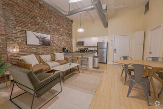 Building Photo - 37 Temple Pl