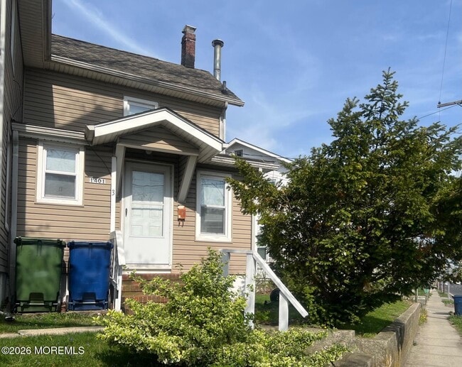 Building Photo - 1401 9th Ave