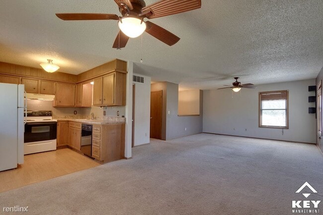 Building Photo - 2 br, 1.5 bath Townhome - 3003 S Brandywin...