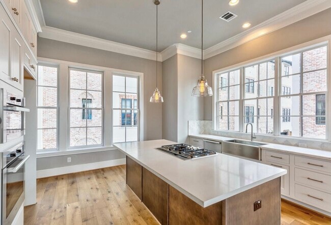 Building Photo - 19 Robita St