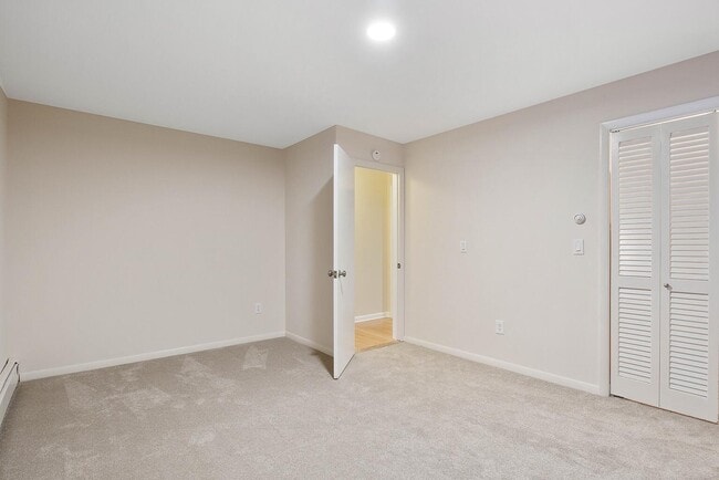 Building Photo - 4489 Pompey Center Rd