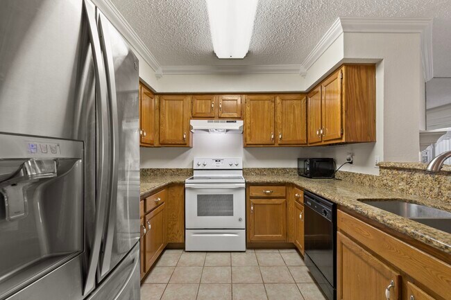 Building Photo - 2300 Old Spanish Trl