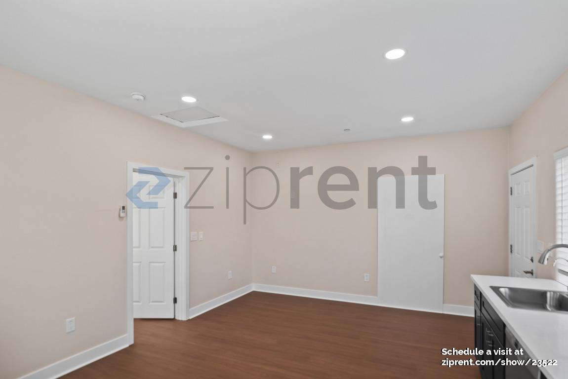 Building Photo - 881 Kenneth Ave