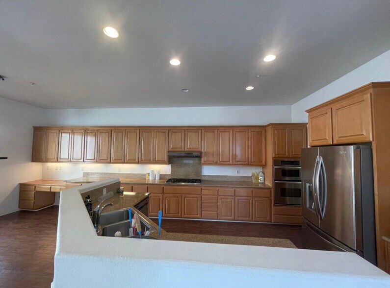 Building Photo - 672 Via Rialto