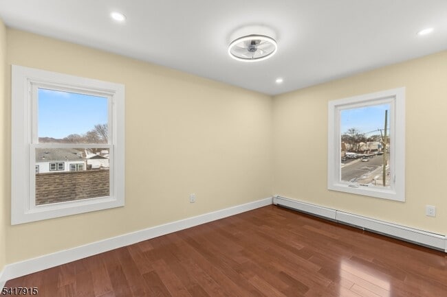 Building Photo - 633 Lafayette Ave