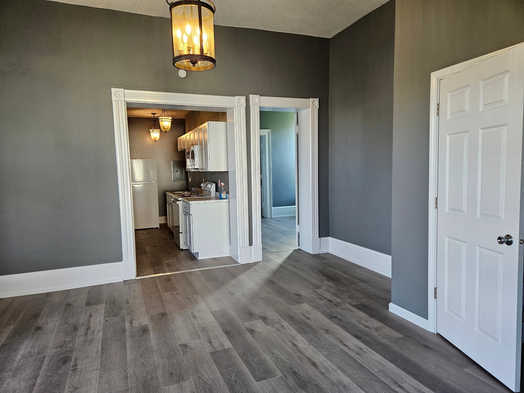 Building Photo - 111 Lincoln Ave