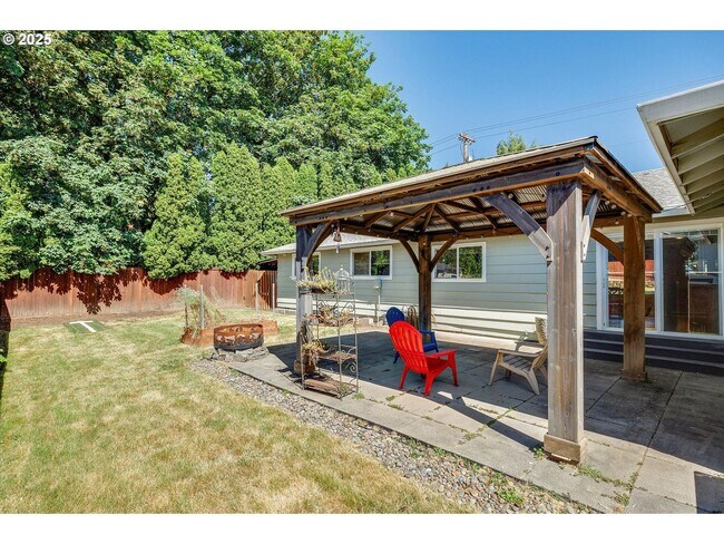 Building Photo - Bull Mountain Gem – Single-Level 3BR with 2 Living Areas, Large Yard & Pergola Patio