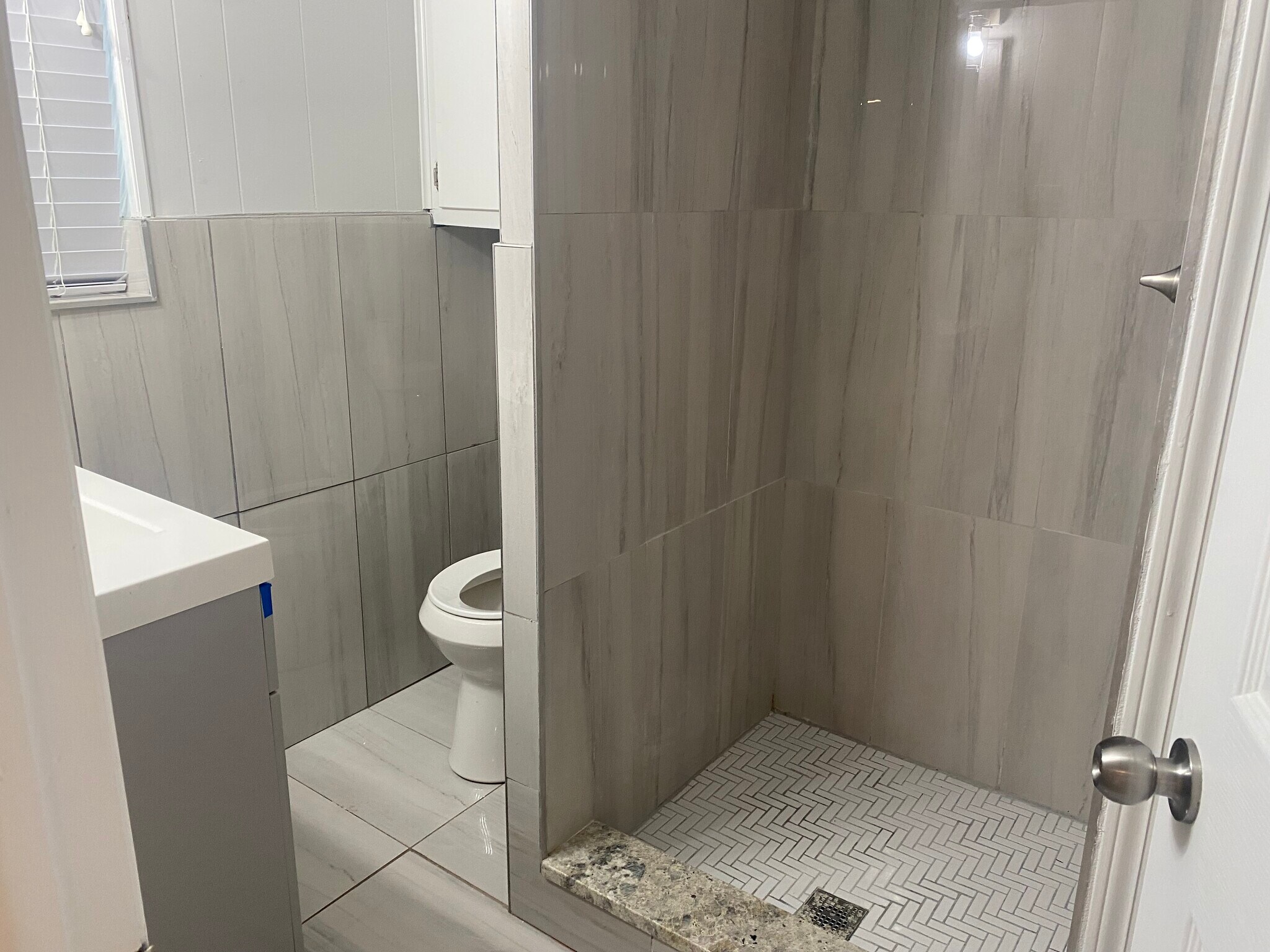 basement bathroom - 851 Rockbridge Rd SW