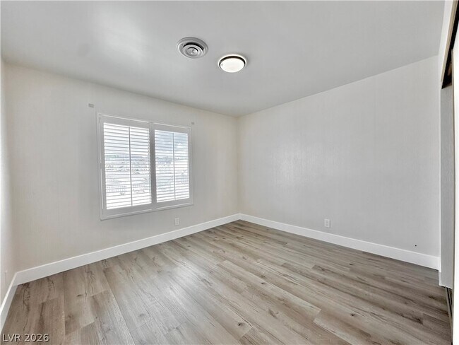 Building Photo - 401 Holcomb