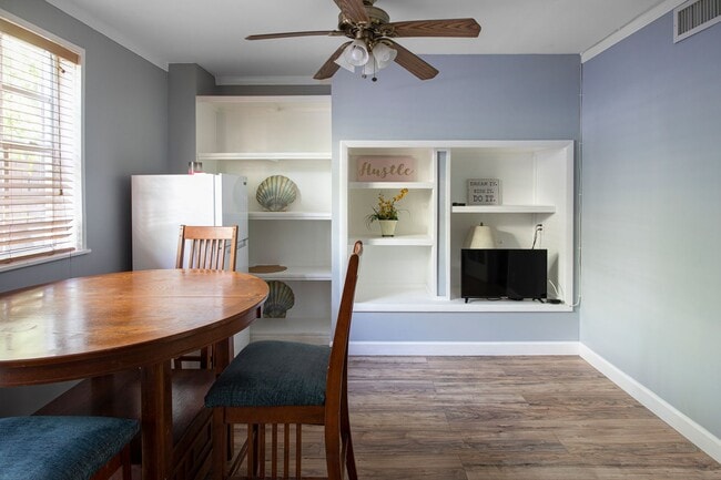 Building Photo - Private 1 bedroom with Bathroom and a Shar...
