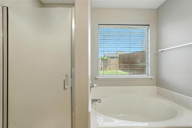 Building Photo - 1516 Marti Dr