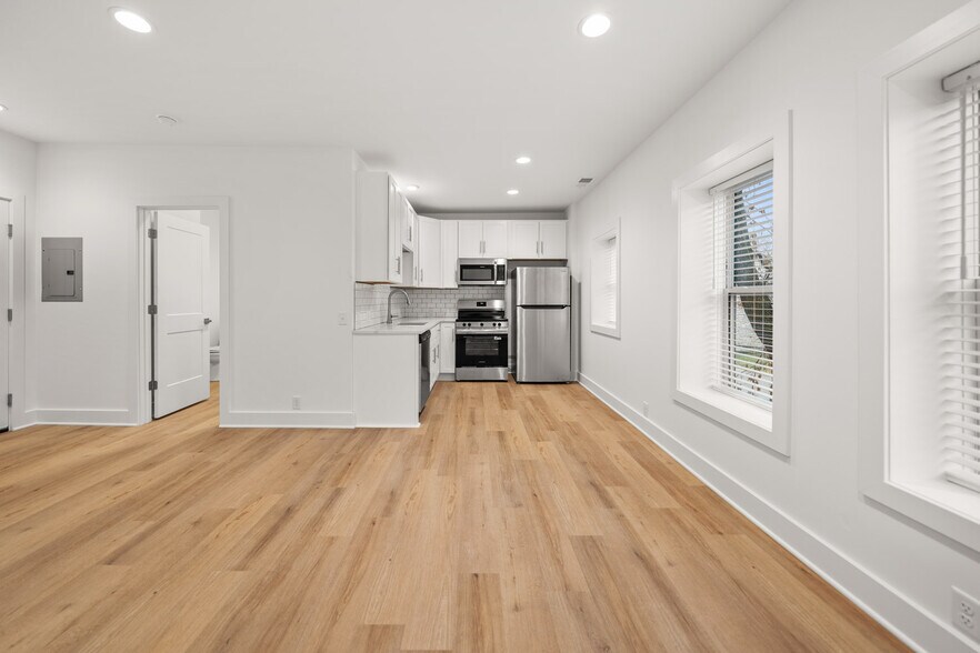 Building Photo - 4245 Troost Ave