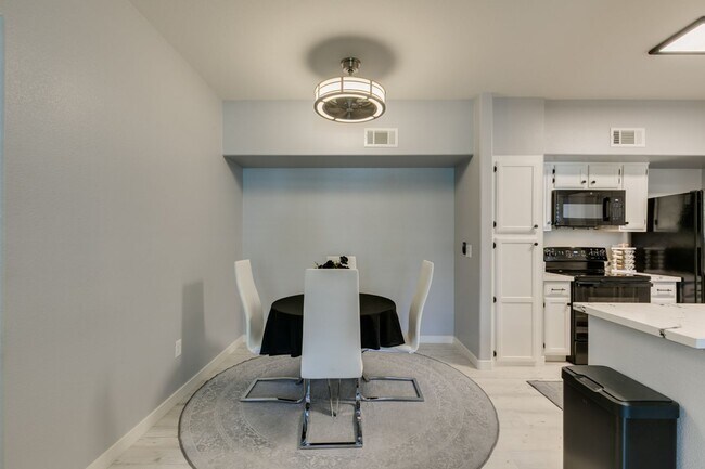 Building Photo - Stylish Fully Furnished 1BR Condo with Private Patio & Custom Closet
