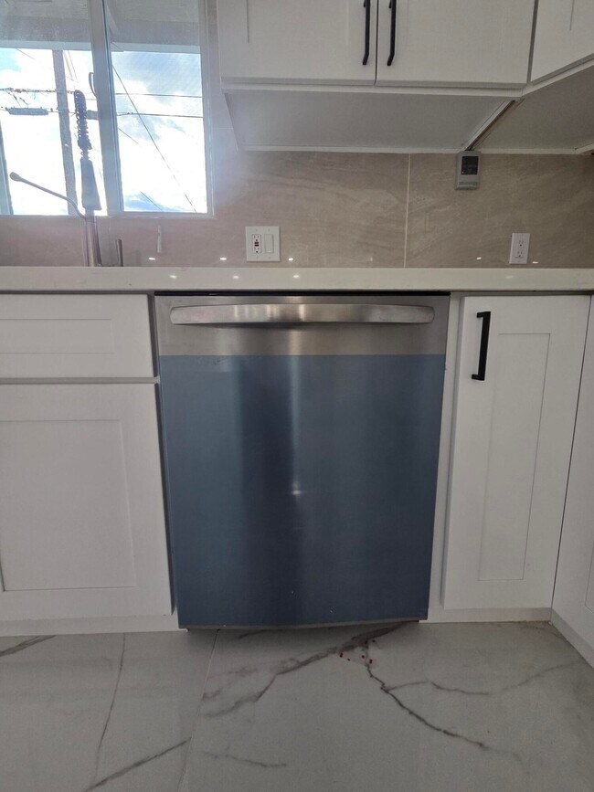 Building Photo - 52641 Avenida Martinez