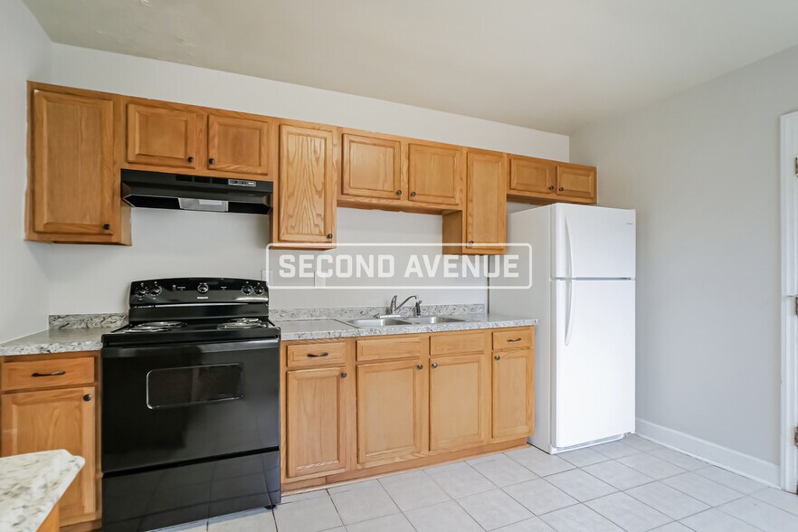 Building Photo - 835 Gates St