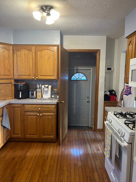 Building Photo - 14355 Trenton Rd