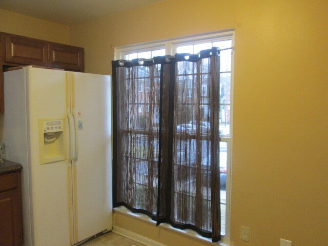 Building Photo - 1659 Colonial Way
