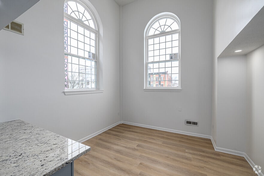 2BR, 1BA Loft - 600SF - Living Room - Middletown at Main