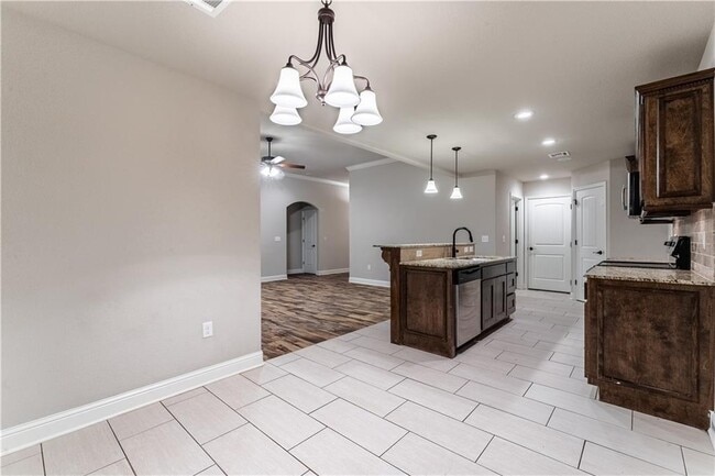 Building Photo - 2091 Eagle Dr
