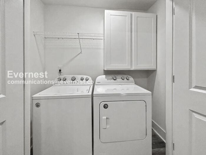 Building Photo - 1924 Dillon Dr