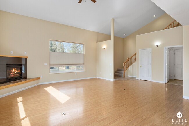 Building Photo - 2454 Tulik Dr