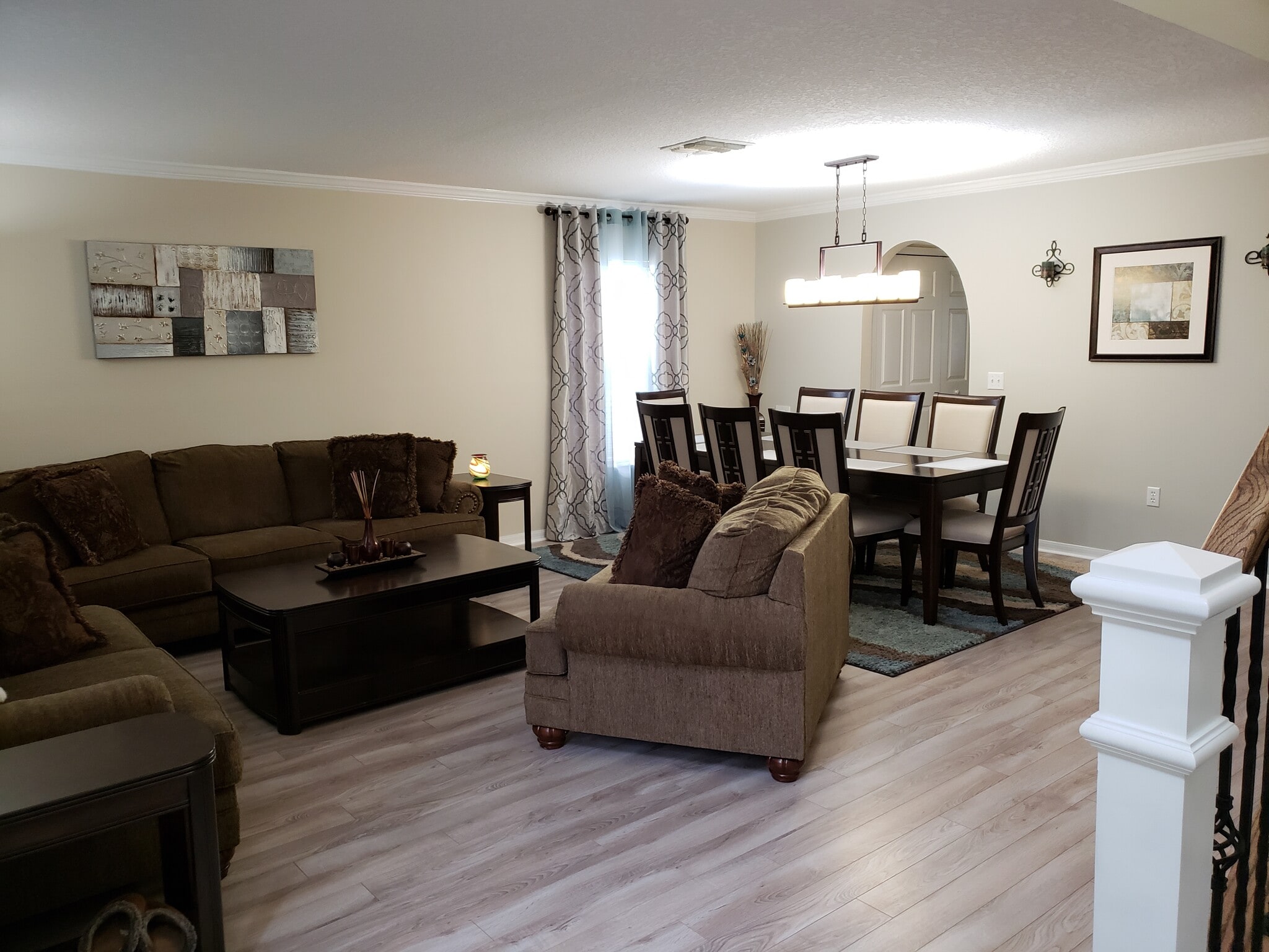 Living room, dinning room combo - 76550 Longleaf Loop