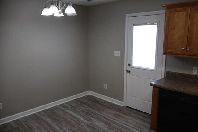 Building Photo - 125 Bon Aire Ave