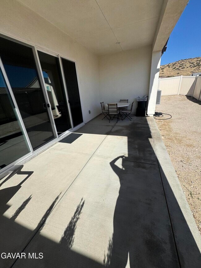 Building Photo - 18134 Outlook Wy