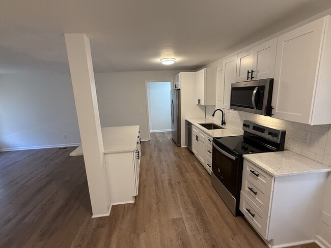 Building Photo - **Spacious 4-Bedroom Home with Modern Comforts in Decatur, GA**