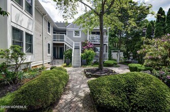 Building Photo - 606 Bay Ave