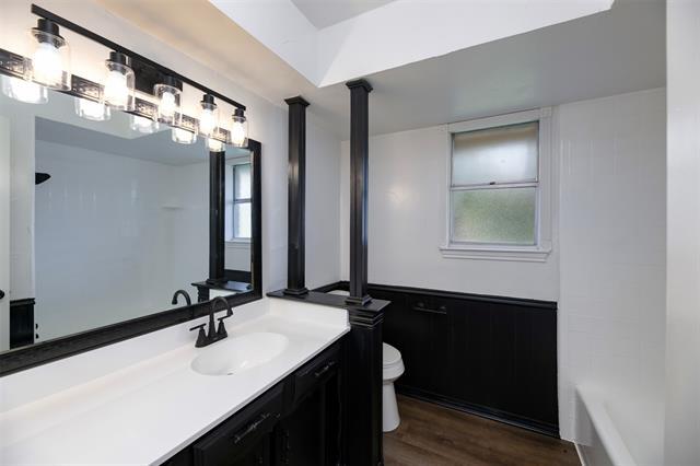 Building Photo - 2621 Pinehurst Dr