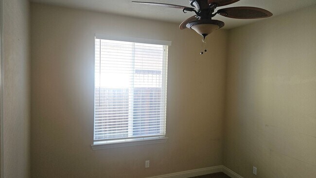Building Photo - Four Bedroom Home Available!