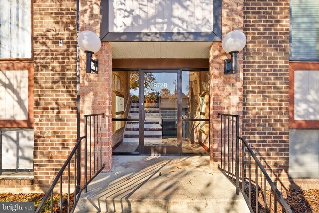 Building Photo - 9728 Kingsbridge Dr