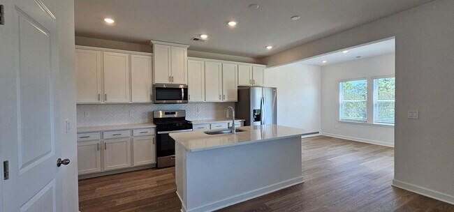 Building Photo - 3 Bed | 2.5 Bath | 2-Car Garage | Brand-Ne...