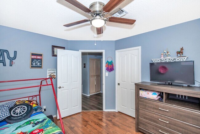 Building Photo - Pool home for rent August 1, 2025