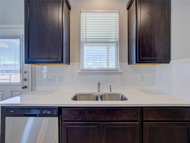 Building Photo - 128 Drifter Ln