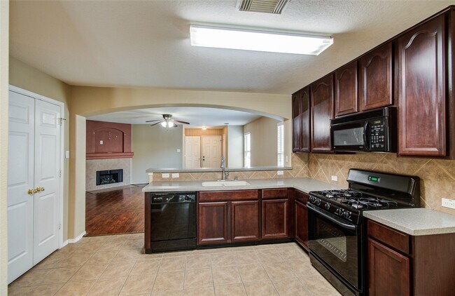 Building Photo - 610 Kiley Dr