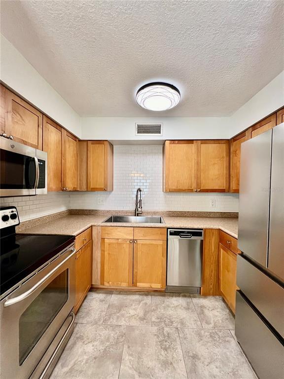Building Photo - 5111 Coquina Key Dr SE