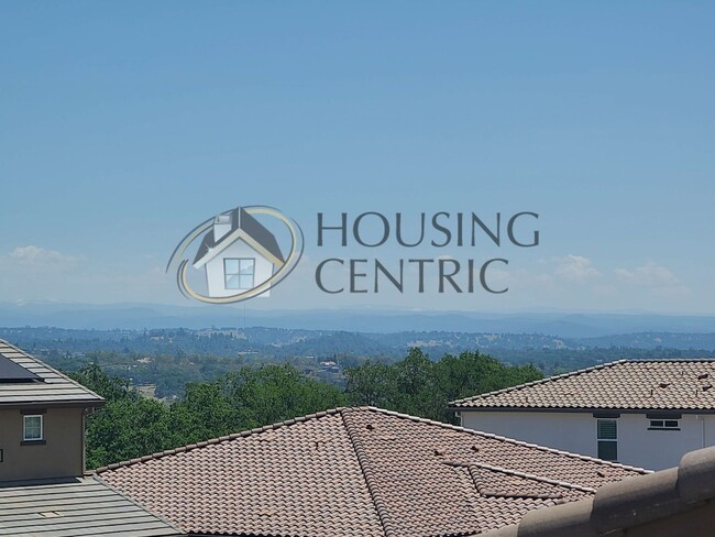Building Photo - Luxurious Newer Construction Rental Home I...