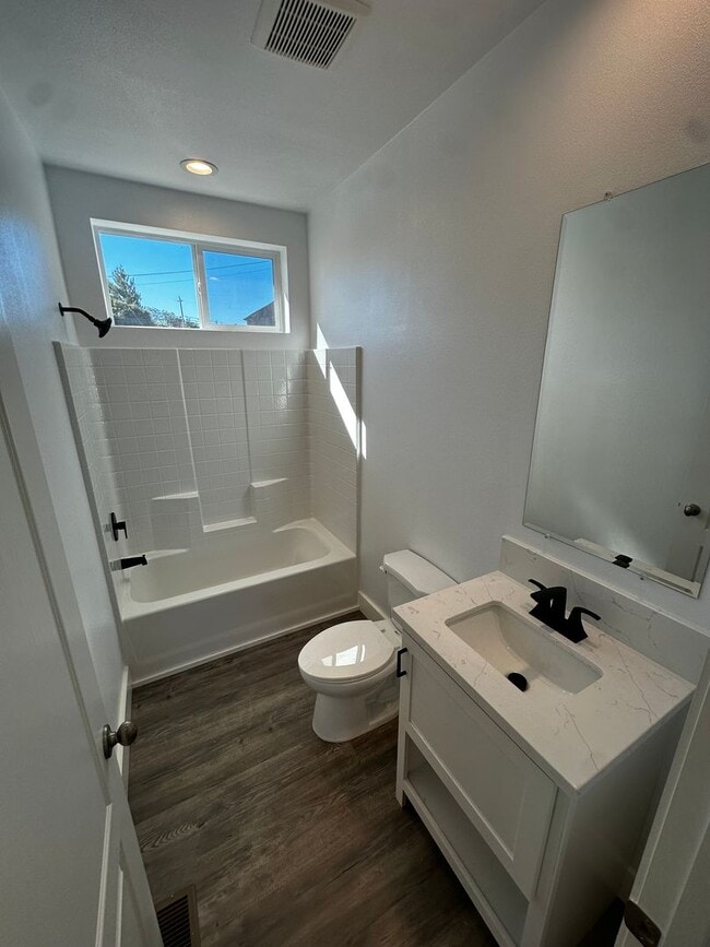 Building Photo - New 2 bedroom home located in rural West C...